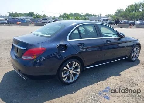 2015 Mercedes-Benz C 300 Luxury/Sport из США, поврежденный, VIN 55SWF4JB8FU091172